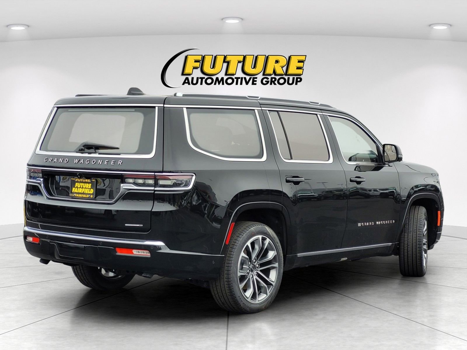 New 2024 Jeep Grand Wagoneer Series III w/ HD Trailer Tow Package image 5