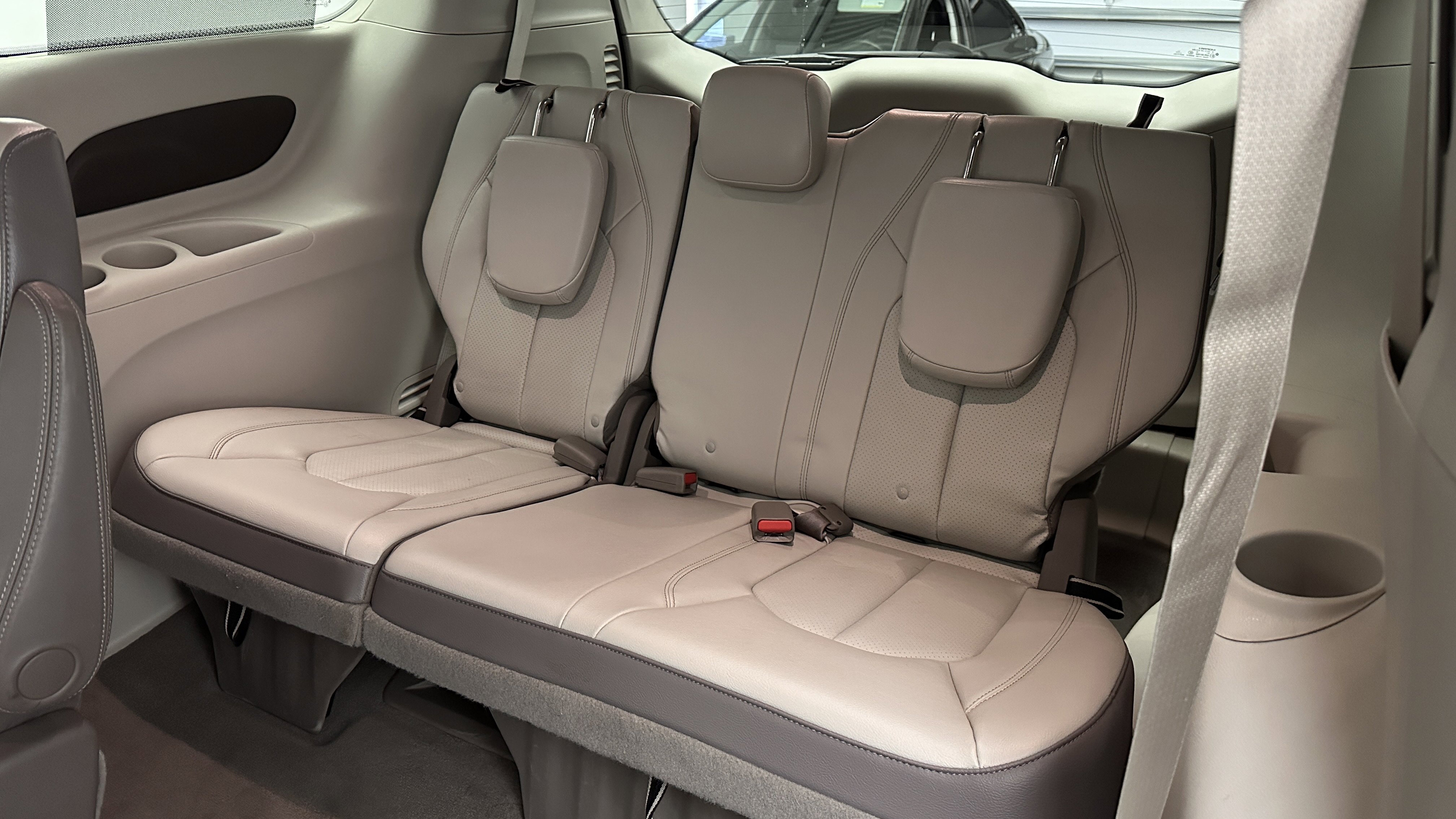 Used 2018 Chrysler Pacifica Touring-L image 25