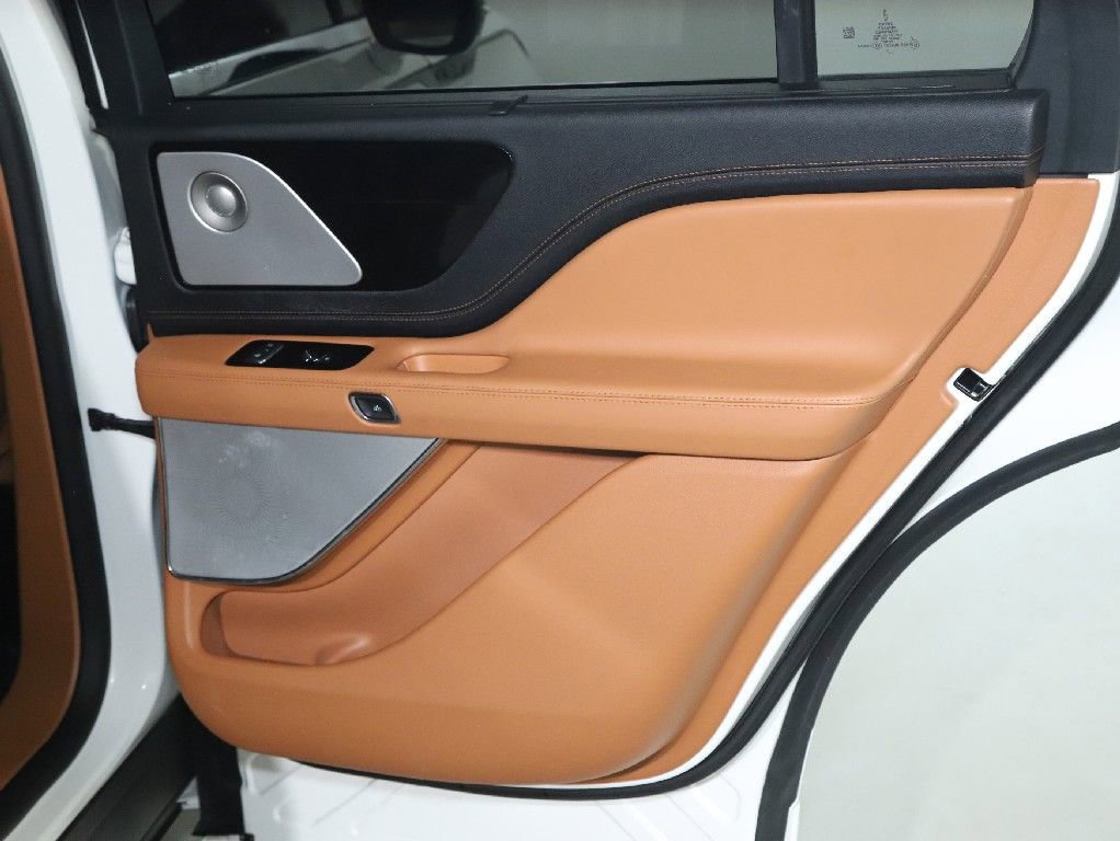 Certified 2023 Lincoln Aviator Black Label w/ Class IV Trailer Tow Package AWD/4WD image 31