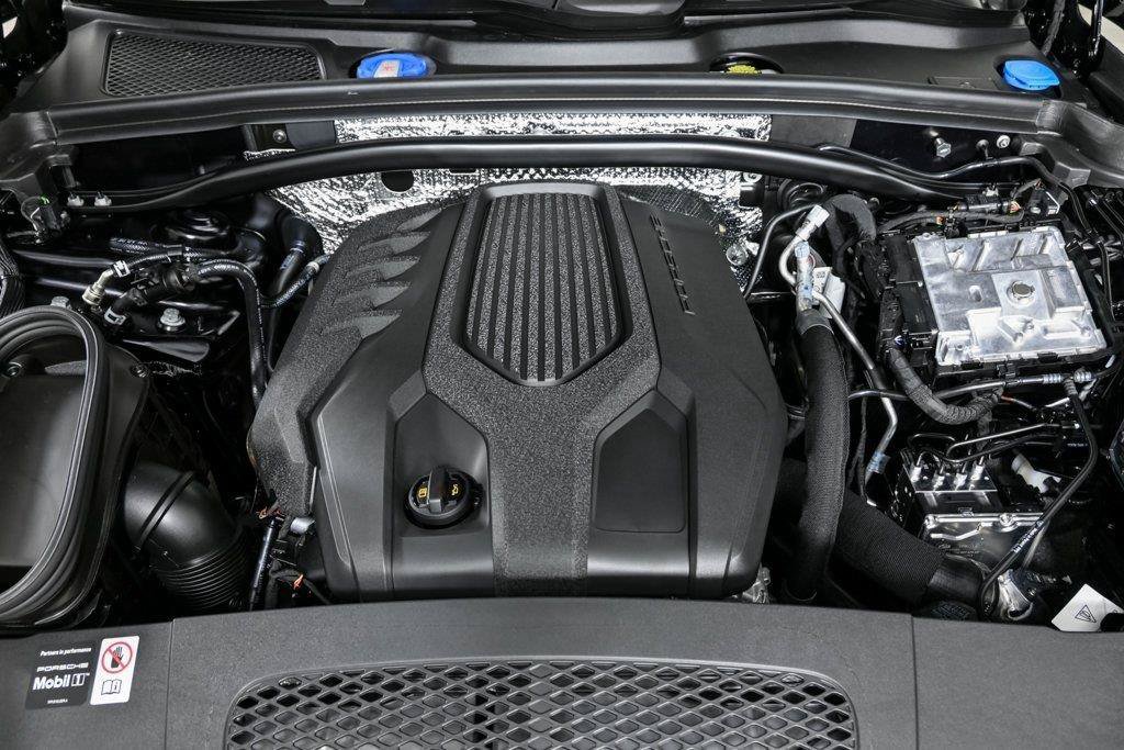 New 2026 Porsche Macan AWD/4WD image 34