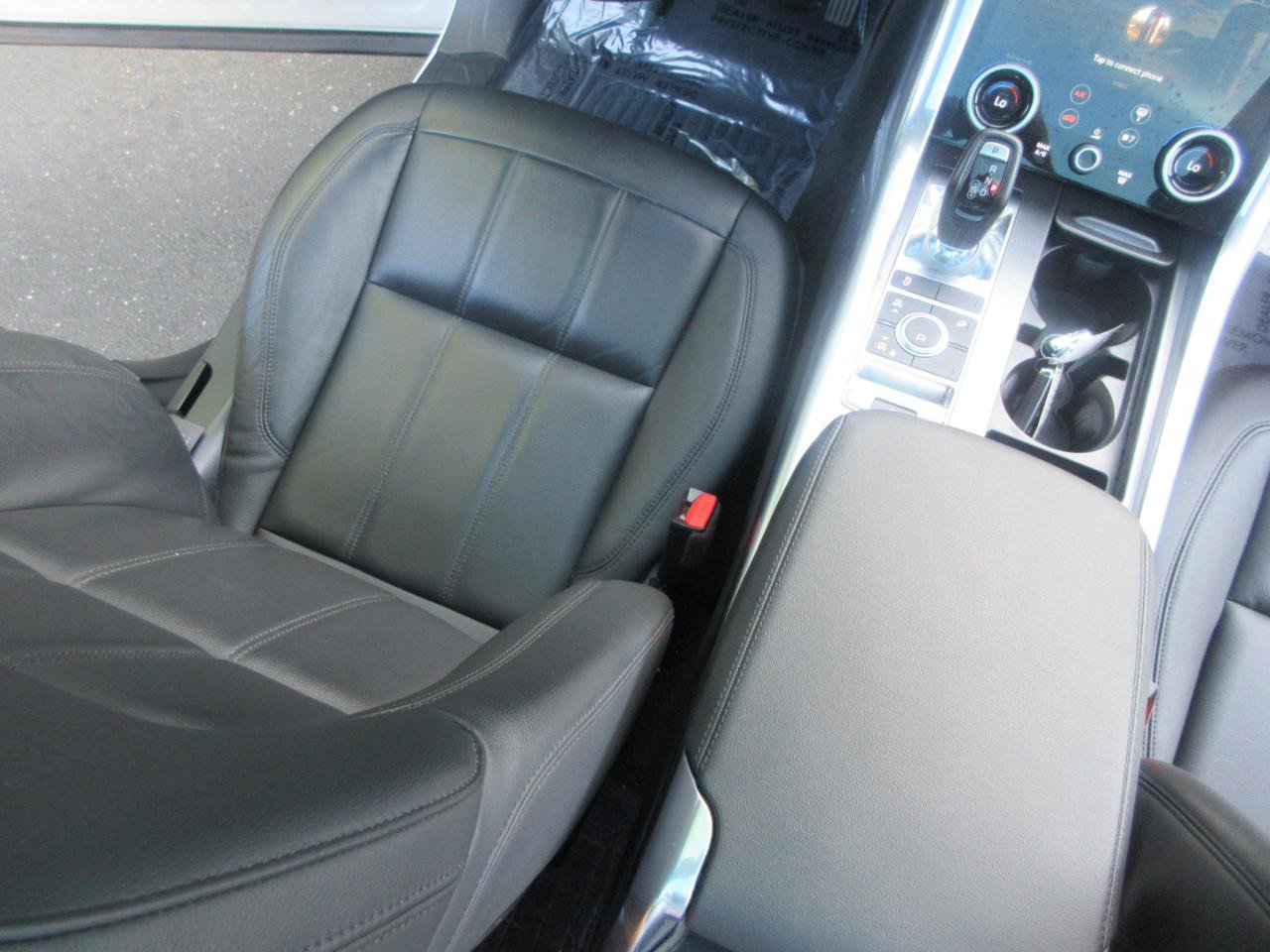 Used 2020 Land Rover Range Rover Sport SE AWD/4WD image 16