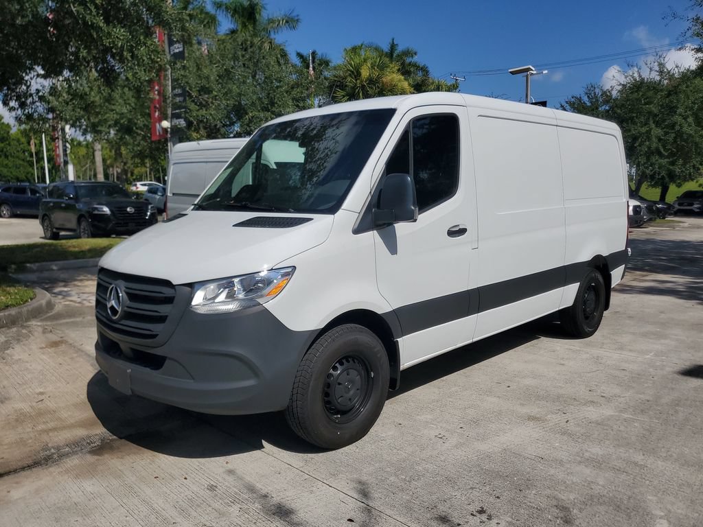 Used 2025 Mercedes-Benz Sprinter 2500 image 3