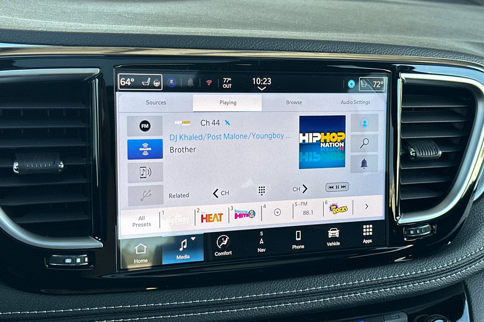 New 2026 Chrysler Pacifica Limited w/ S Appearance Package image 16