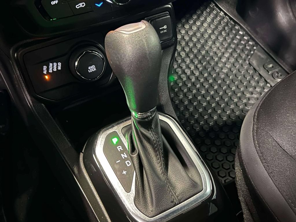 Used 2022 Jeep Renegade Altitude AWD/4WD image 29