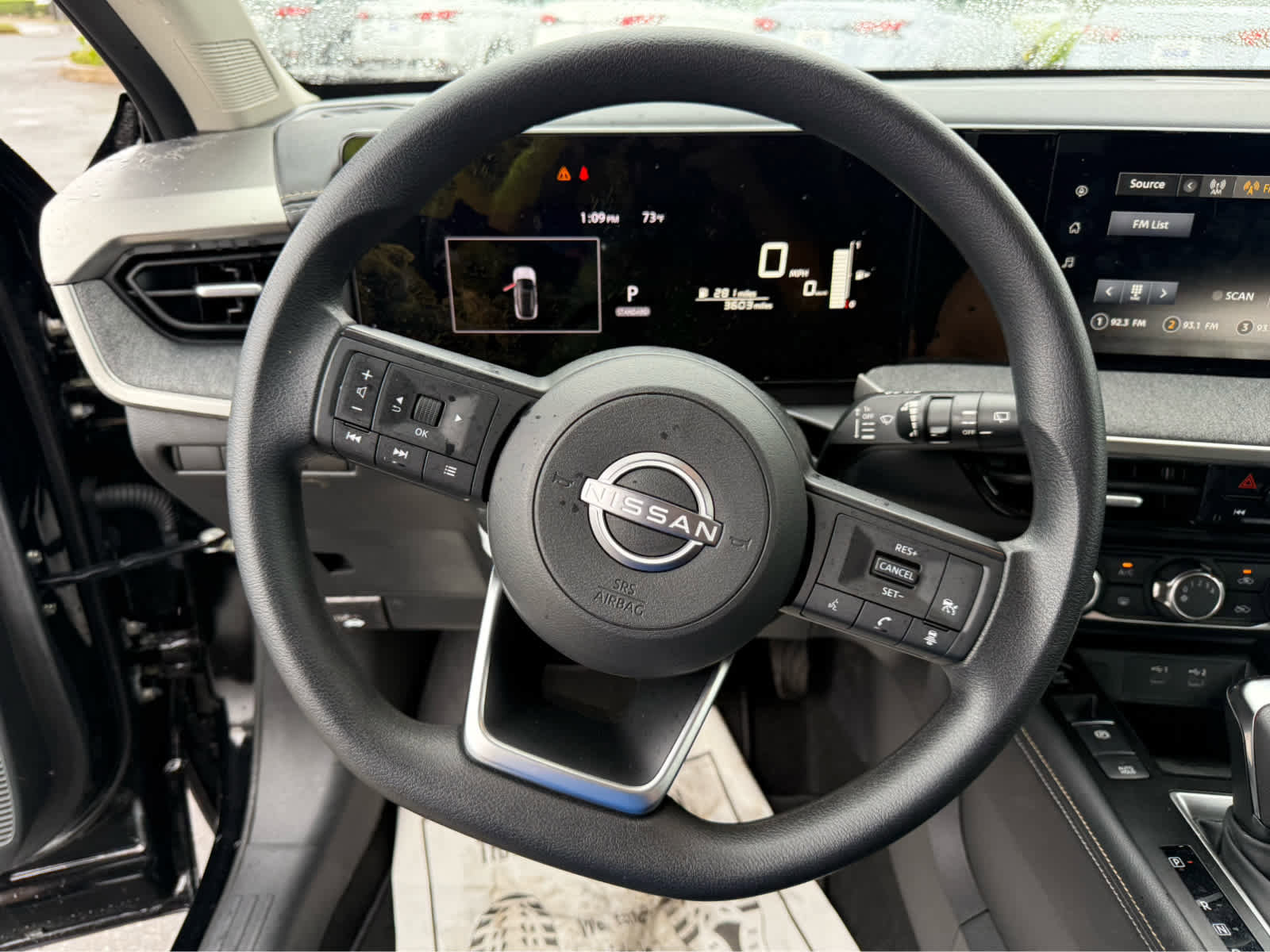 Used 2025 Nissan Kicks SV image 6