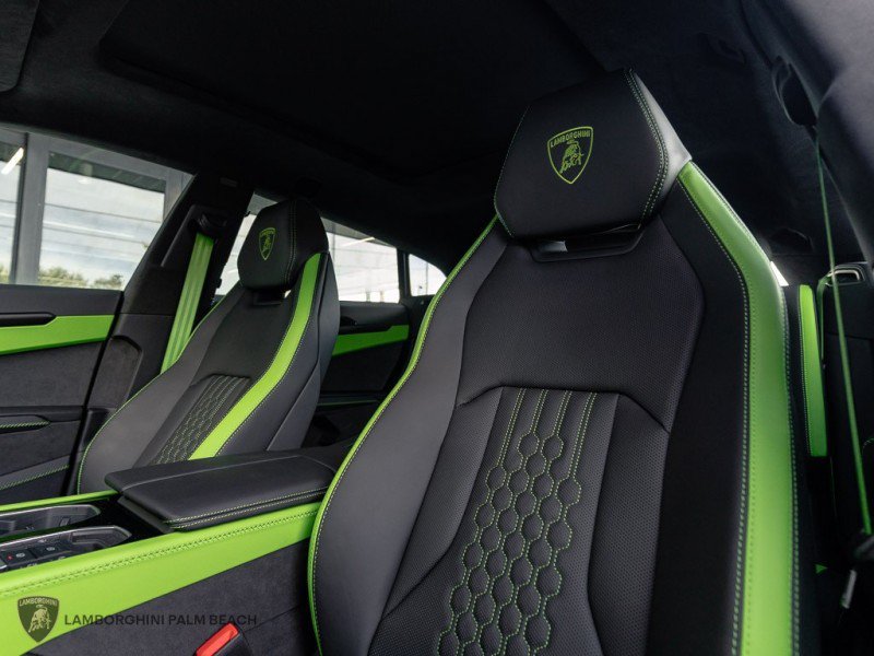 Used 2025 Lamborghini Urus SE AWD/4WD image 17
