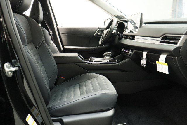 New 2026 Mitsubishi Outlander SE FWD image 17