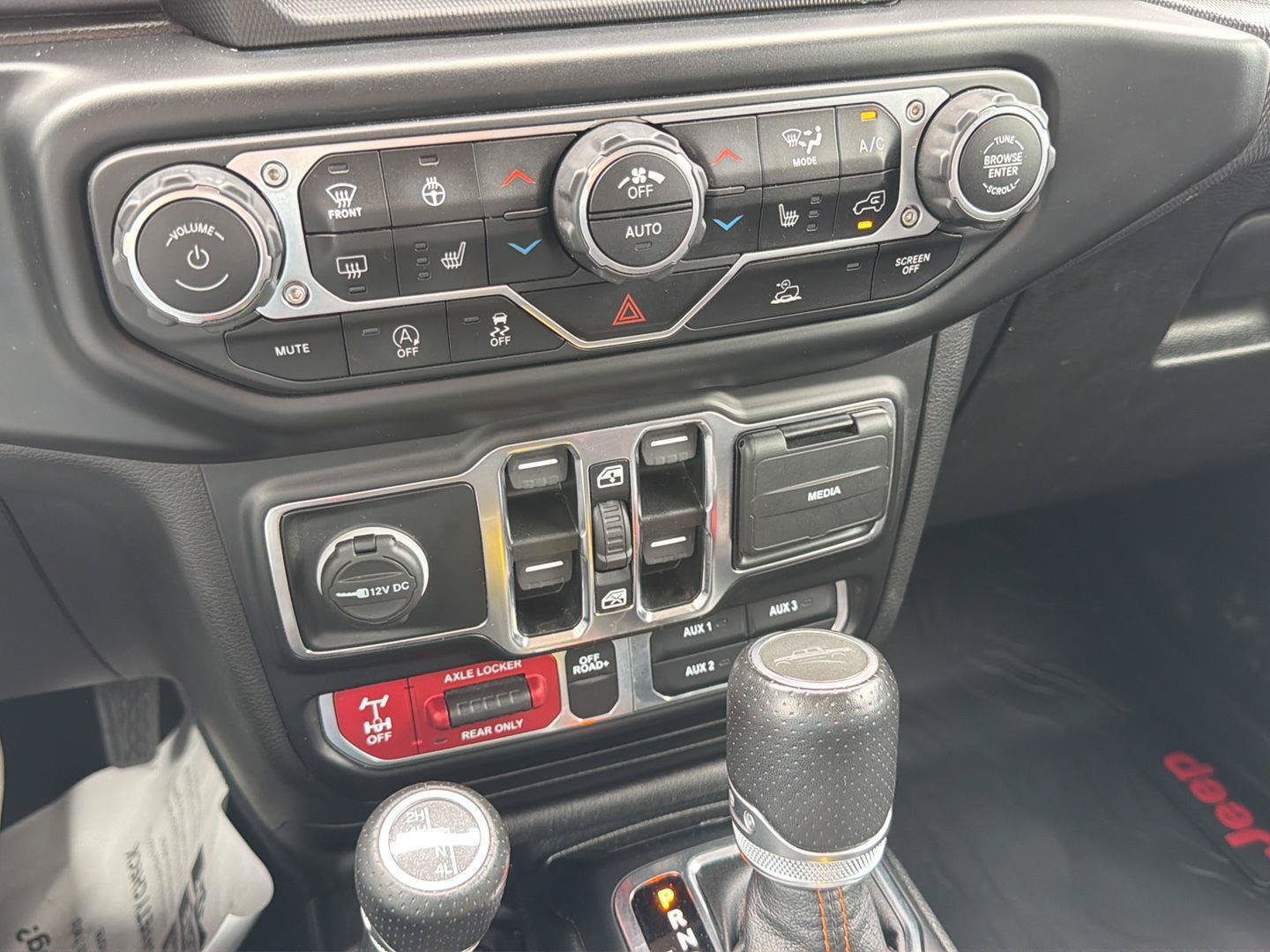 Used 2022 Jeep Gladiator Mojave w/ LED Lighting Group AWD/4WD image 25