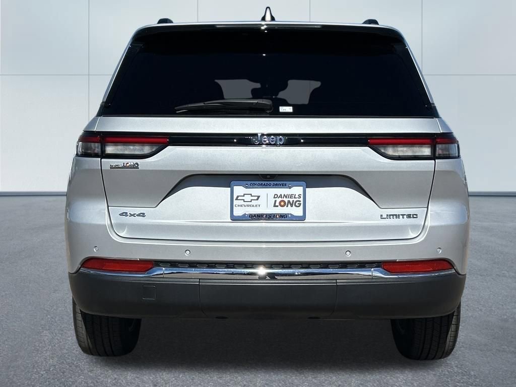 Used 2023 Jeep Grand Cherokee Limited w/ Trailer Tow Prep Group (B) image 4