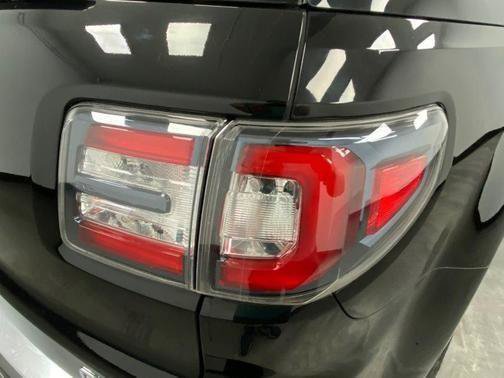 Used 2016 GMC Acadia Denali AWD/4WD image 15