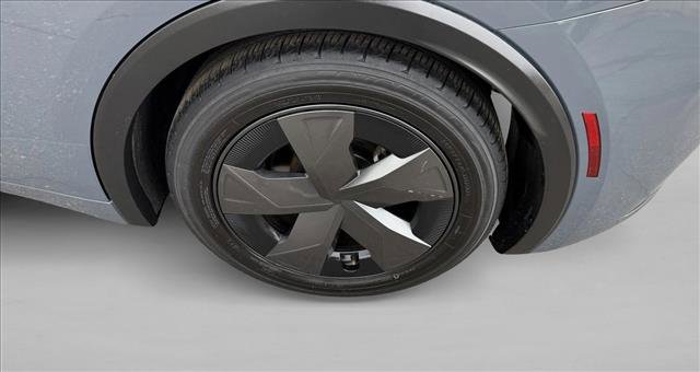 Used 2024 Toyota Prius LE image 9