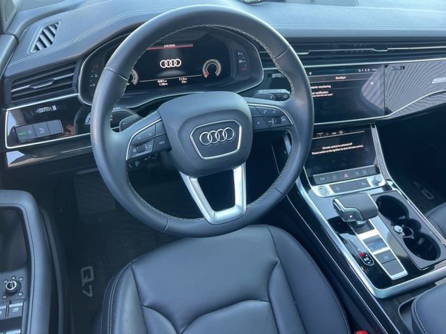 Used 2025 Audi Q7 2.0T Premium w/ Convenience Plus Package image 39