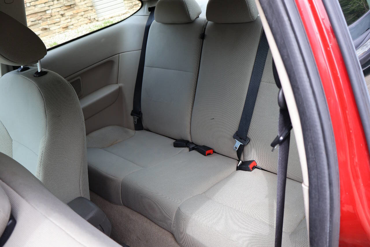 Used 2010 Ford Focus SES FWD image 15
