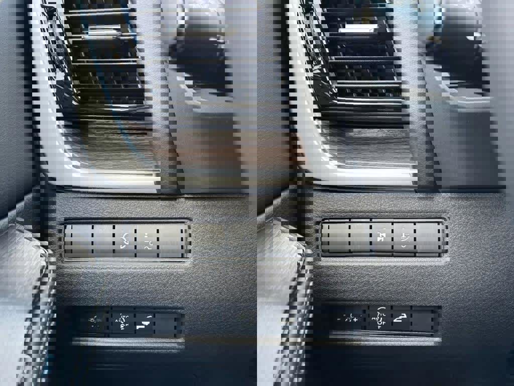 New 2025 Nissan Rogue Platinum w/ Tech Package image 23