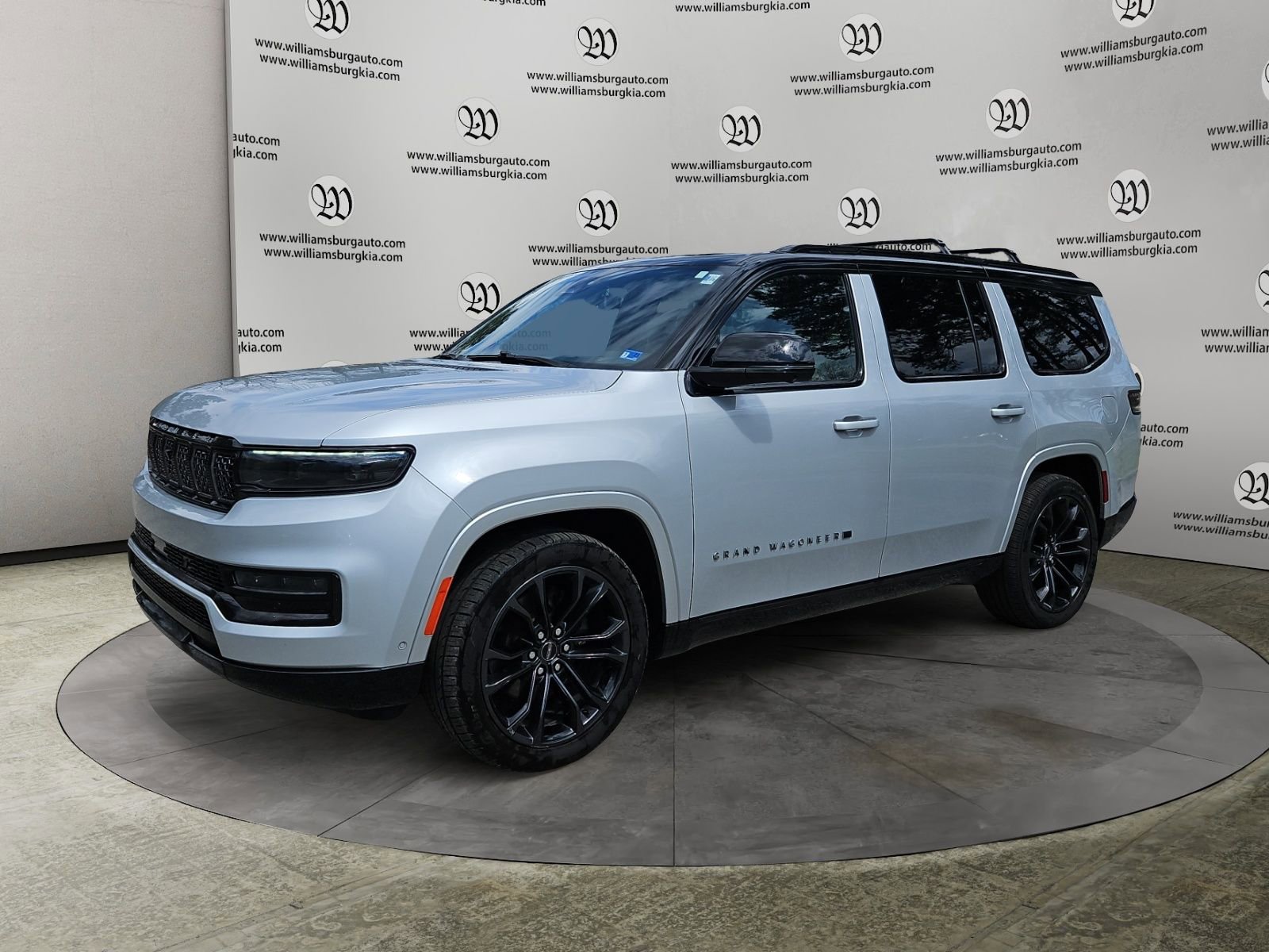 Used 2024 Jeep Grand Wagoneer Series II w/ Quick Order Packagew 28T image 1