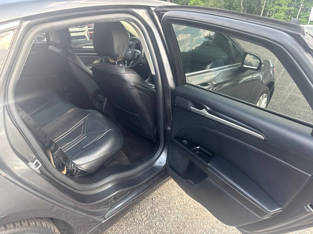 Used 2019 Ford Fusion Energi Titanium FWD image 34