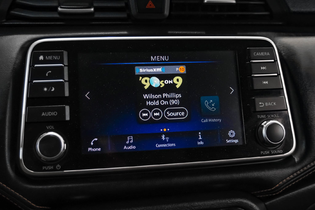 Used 2020 Nissan Versa SR FWD image 25