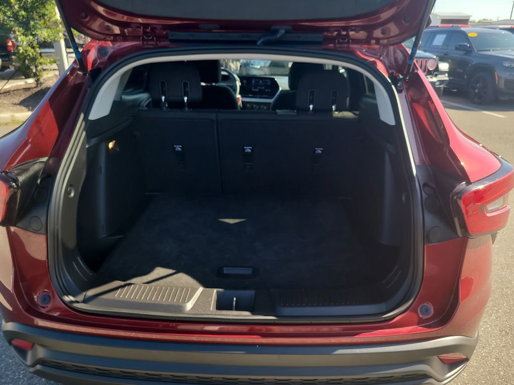 Used 2025 Chevrolet Trax LS image 7