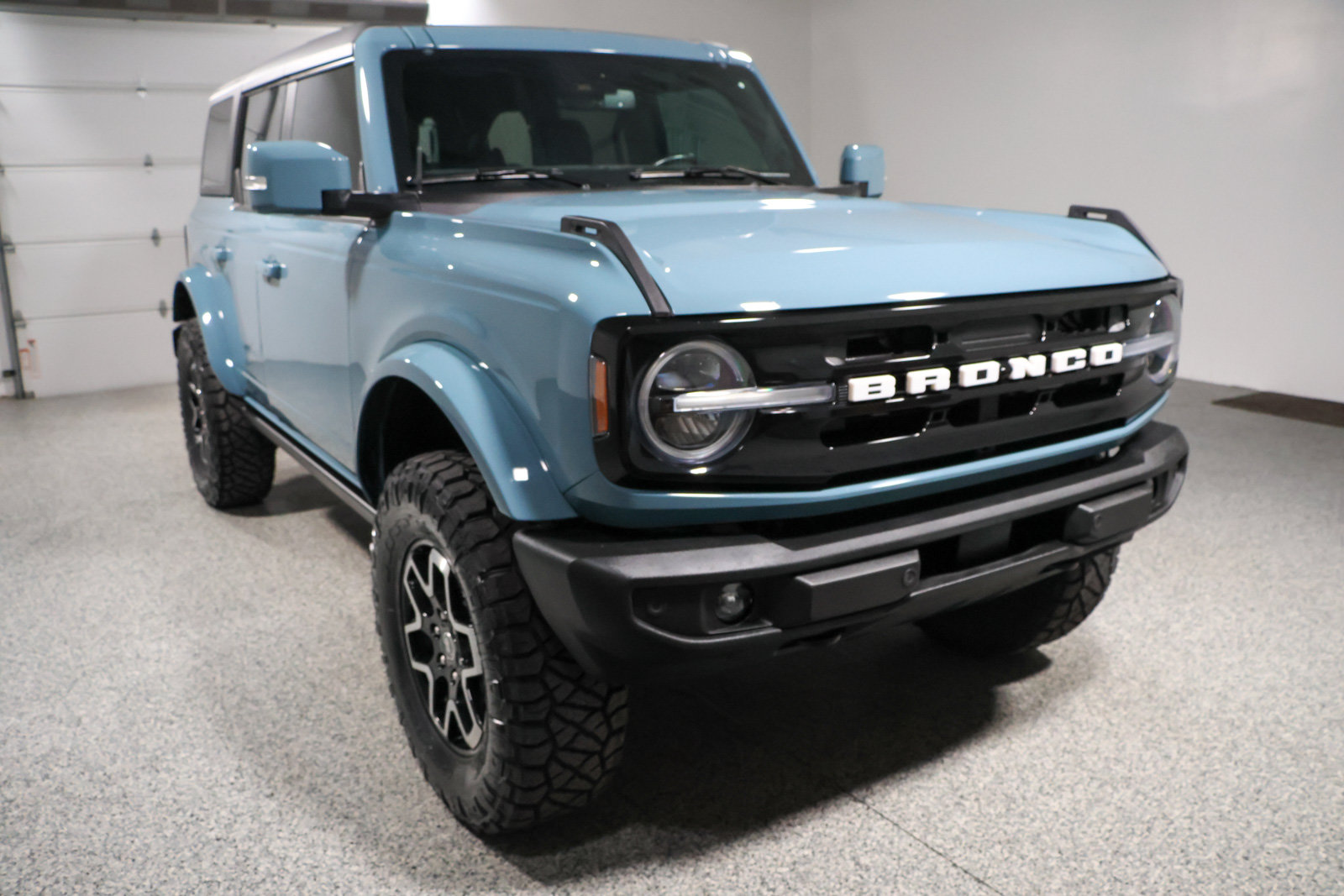 Used 2021 Ford Bronco Outer Banks AWD/4WD image 6