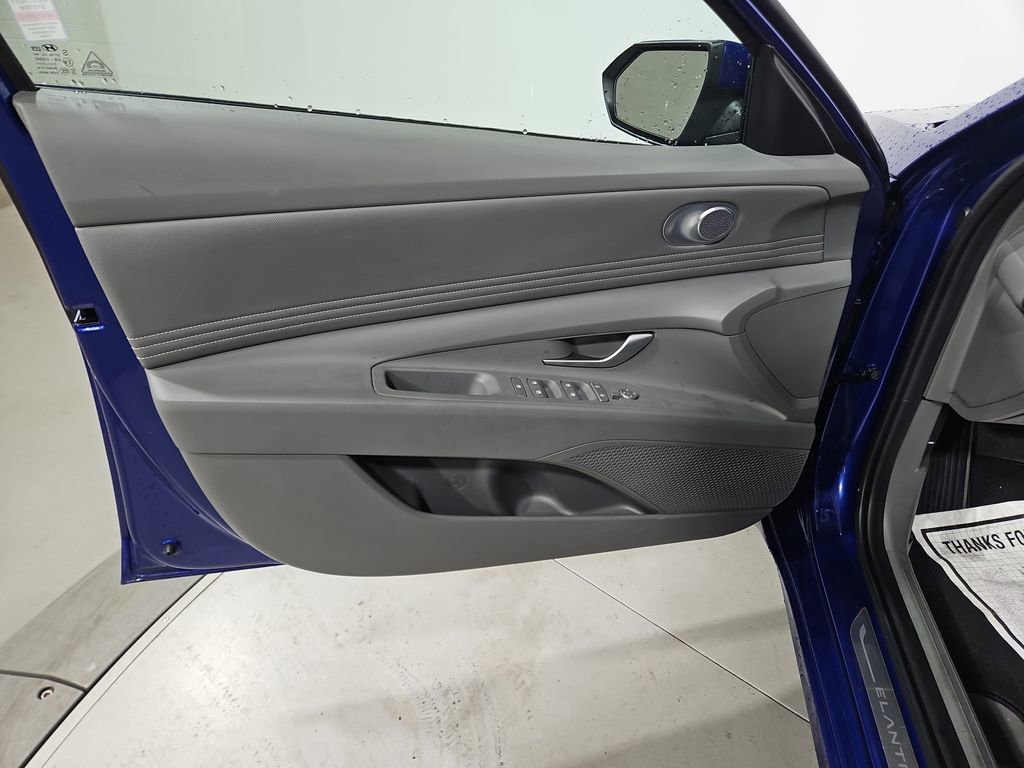Certified 2024 Hyundai Elantra SEL w/ Convenience Package image 12