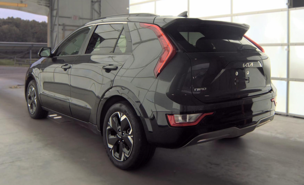 Used 2023 Kia Niro Wind w/ Wind Preserve Package FWD image 8