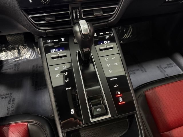 Used 2023 Porsche Macan AWD/4WD image 14