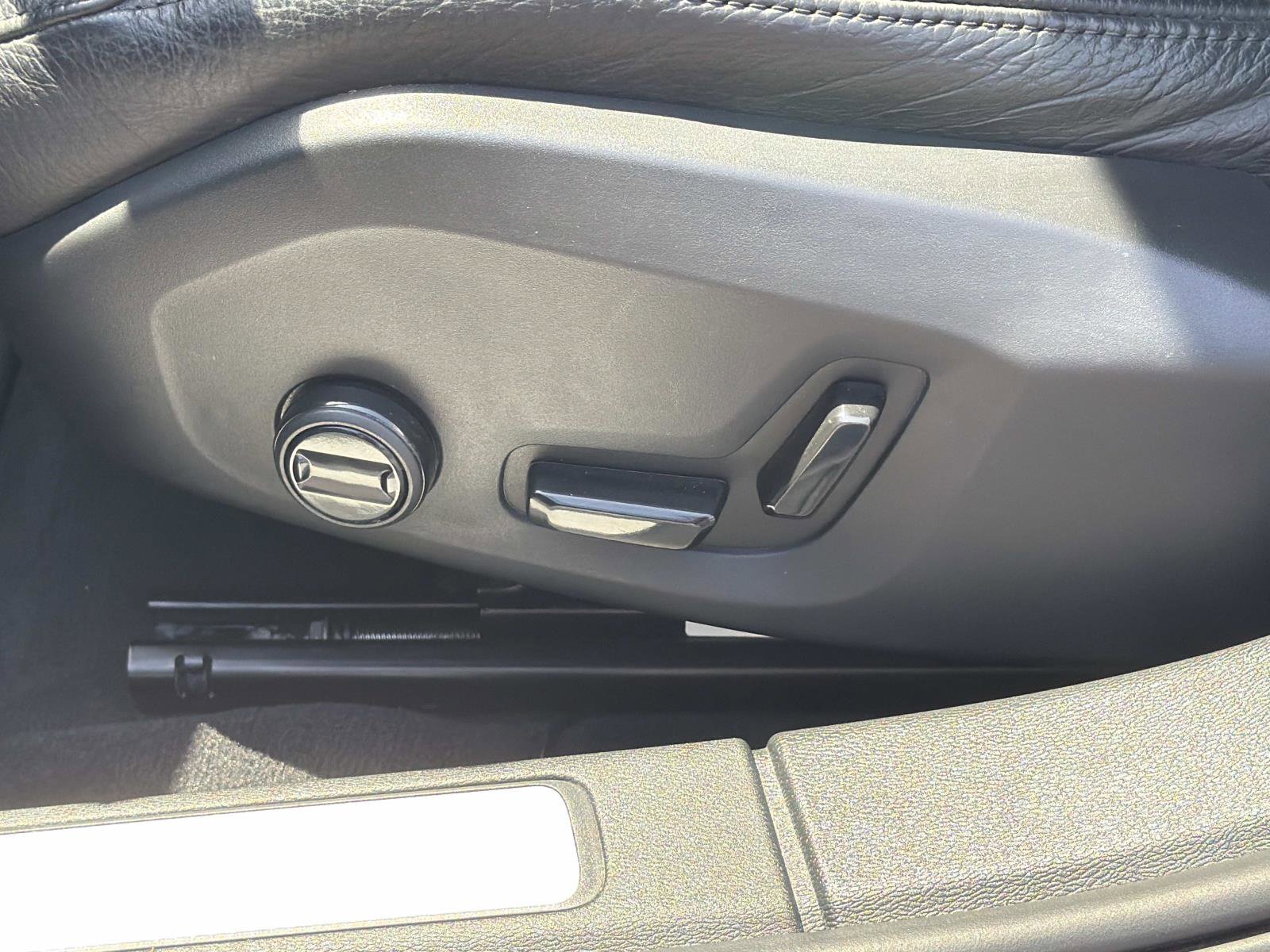 Certified 2023 Volvo S60 T8 Plus w/ Climate Package AWD/4WD image 18