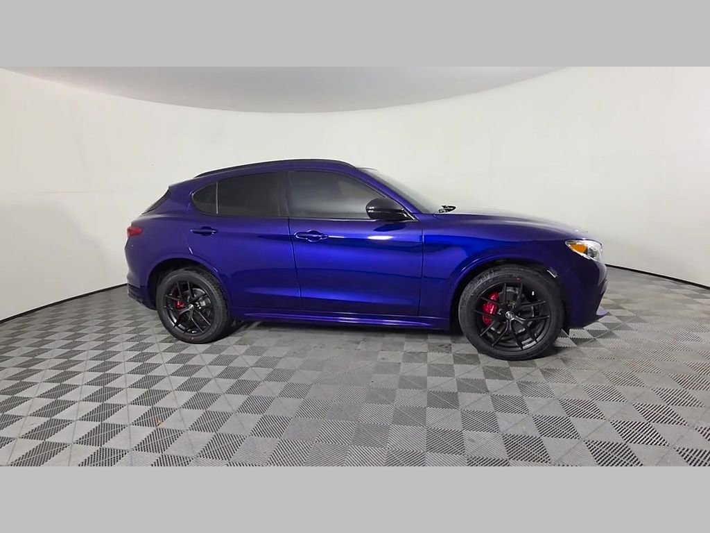Used 2021 Alfa Romeo Stelvio Ti w/ Nero Edizione AWD/4WD image 35