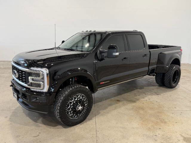Used 2026 Ford F450 Platinum w/ FX4 Off-Road Package image 2