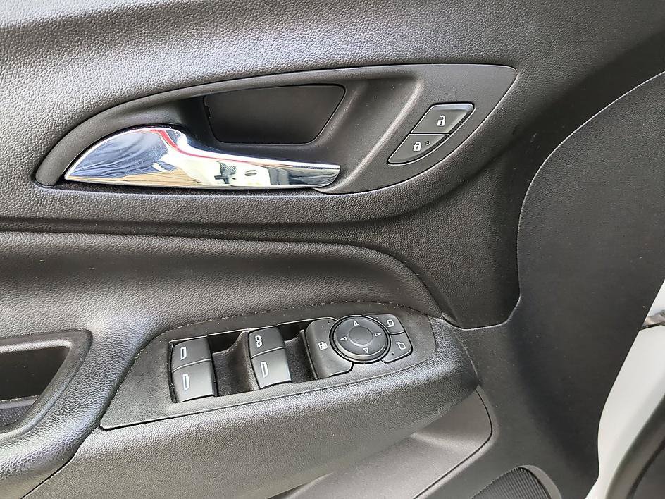 Used 2023 Chevrolet Equinox LT FWD image 11