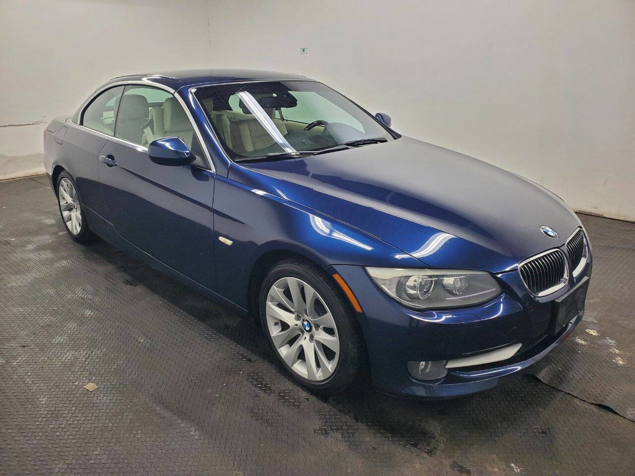 Used 2012 BMW 328i Convertible w/ Premium Pkg image 3