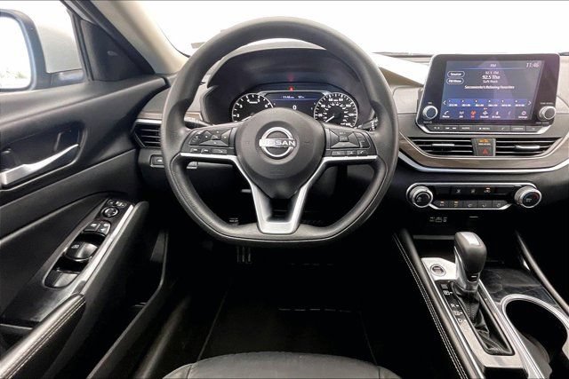 Used 2023 Nissan Altima 2.5 SV FWD image 4