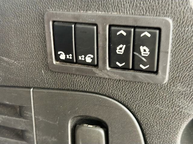 Used 2020 GMC Yukon XL SLT image 11