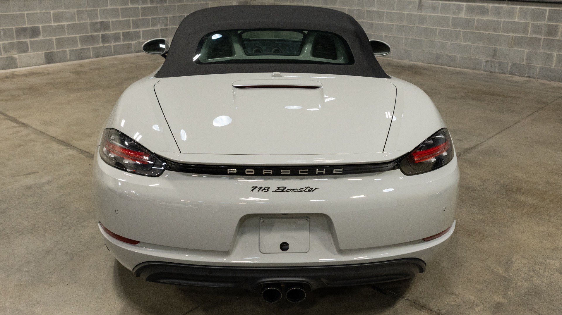 Used 2021 Porsche 718 Boxster RWD image 12