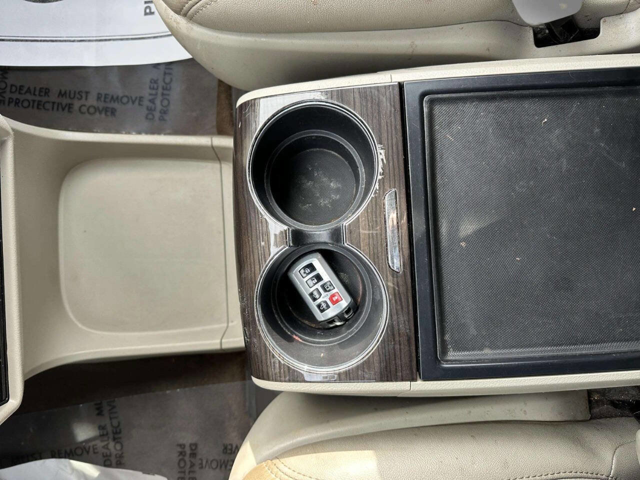 Used 2018 Toyota Sienna XLE w/ XLE Navigation Package FWD image 23