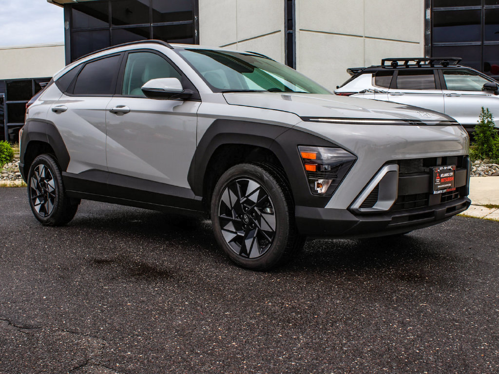 Used 2025 Hyundai Kona SEL AWD/4WD image 3