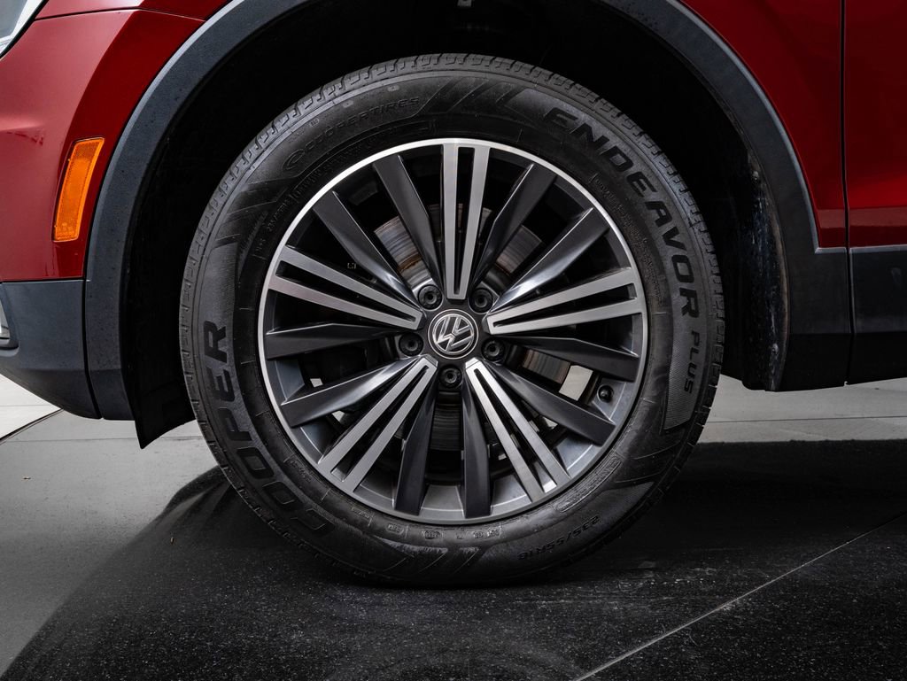 Used 2018 Volkswagen Tiguan SEL AWD/4WD image 13