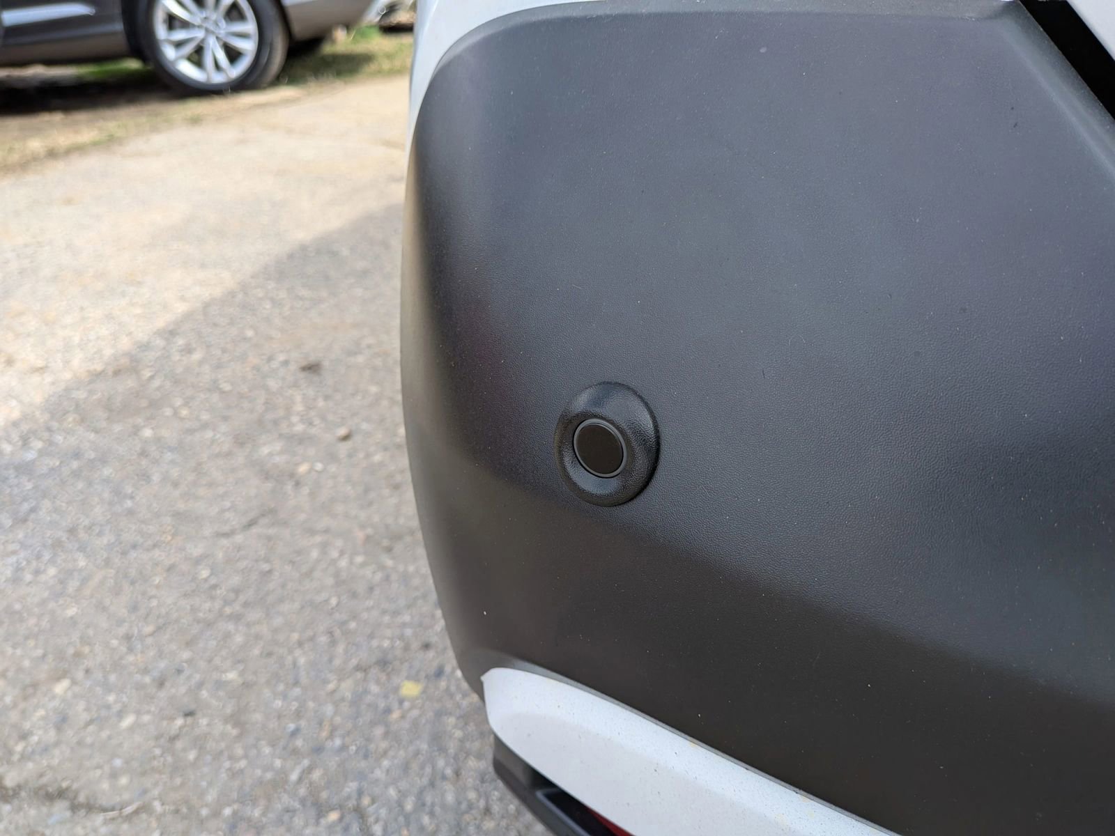 Used 2020 Nissan Kicks SR w/ SR Premium Package image 16