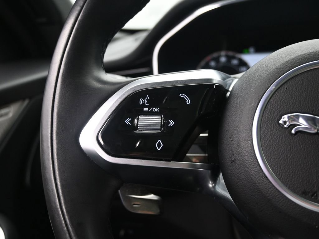 Used 2024 Jaguar F-PACE R-Dynamic S image 13