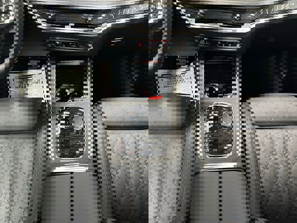 Used 2026 BMW X5 xDrive50e image 35