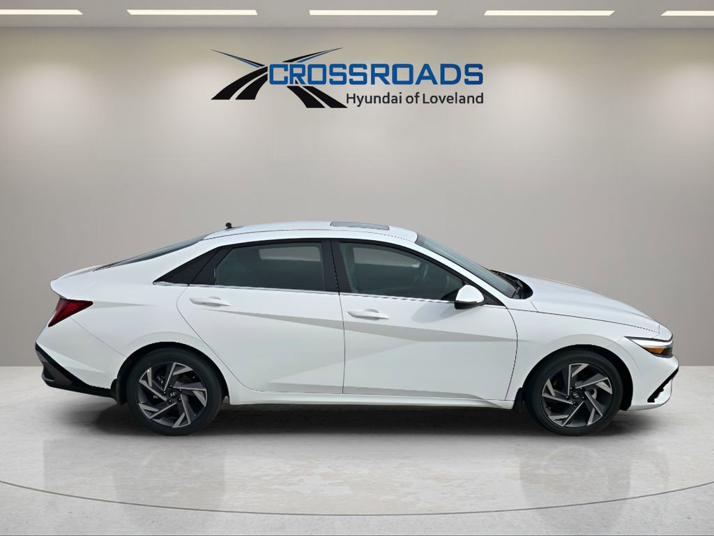 Used 2025 Hyundai Elantra Limited image 6