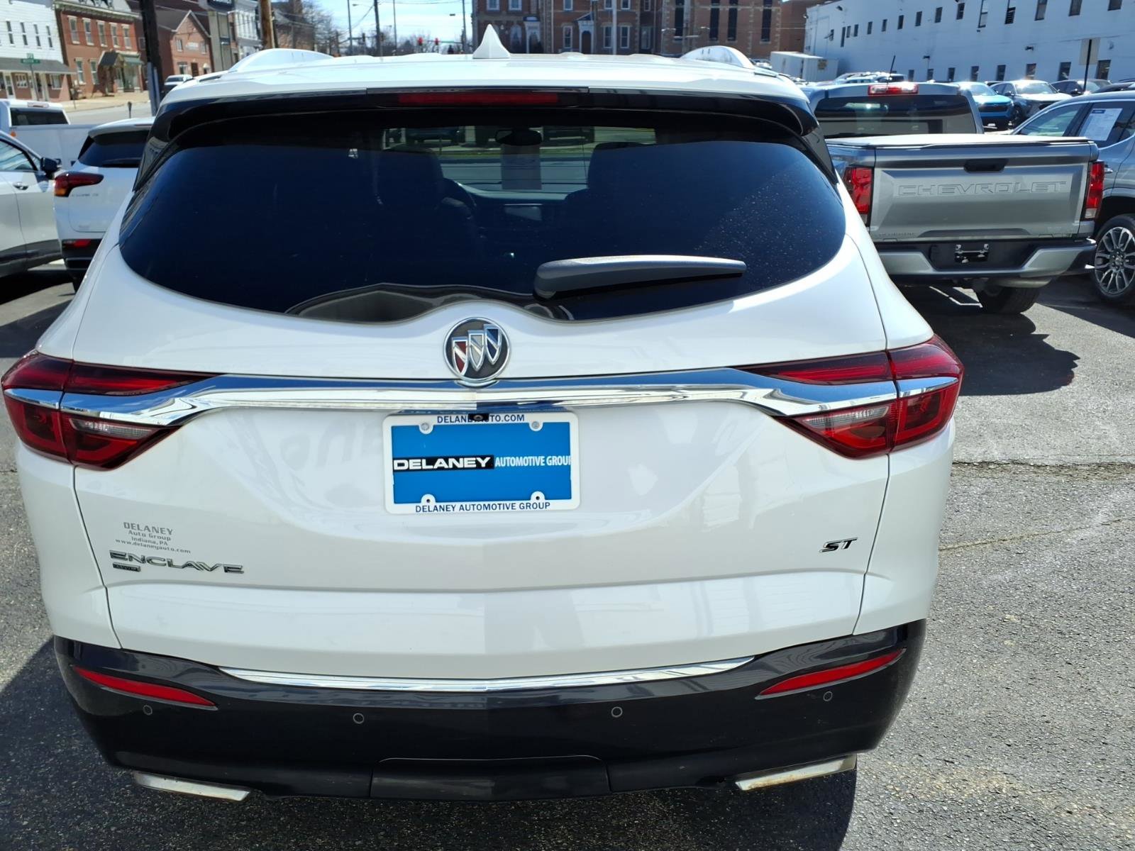 Used 2021 Buick Enclave Essence w/ Sport Touring Edition image 6