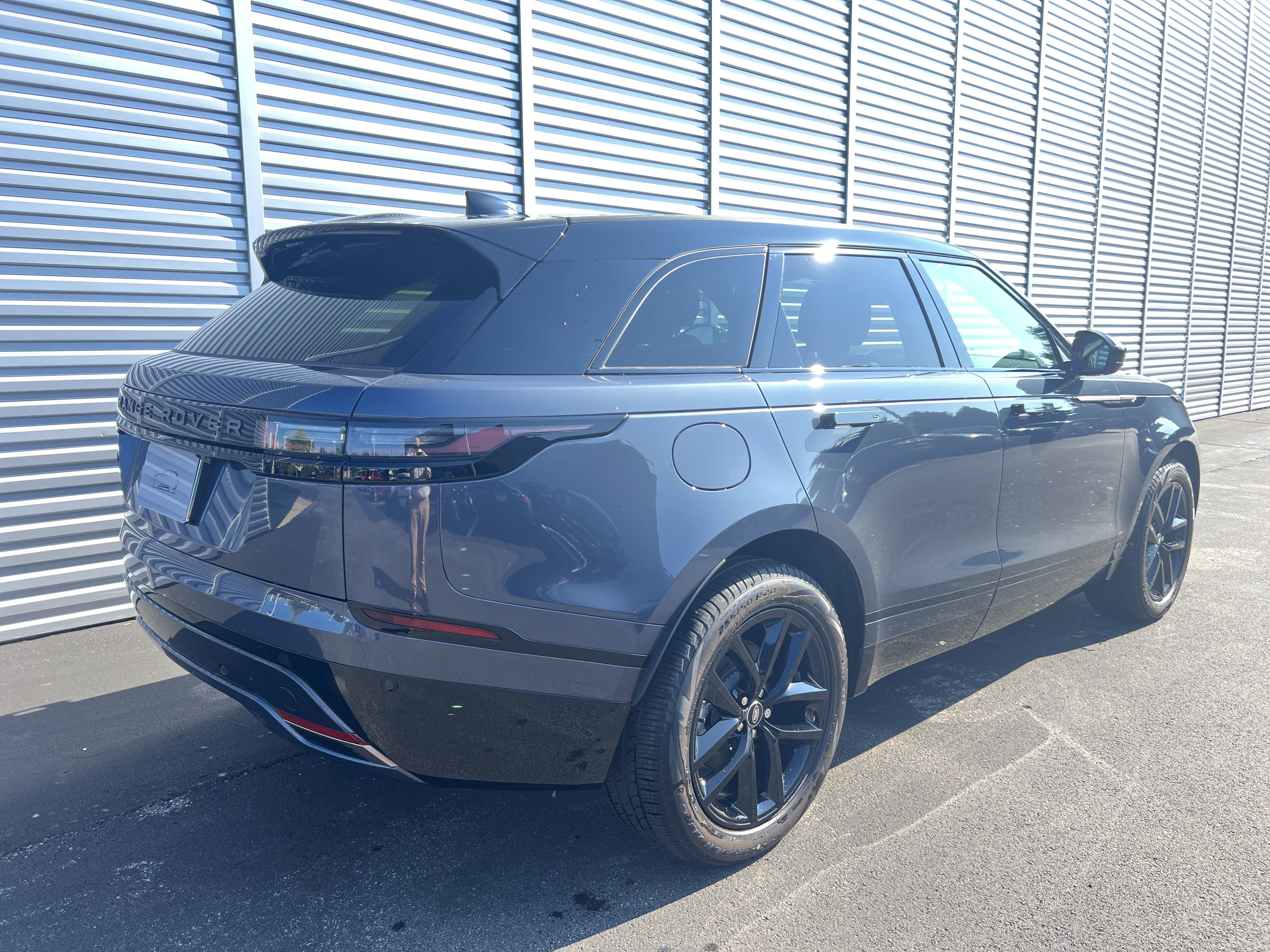 New 2025 Land Rover Range Rover Velar Dynamic SE image 5