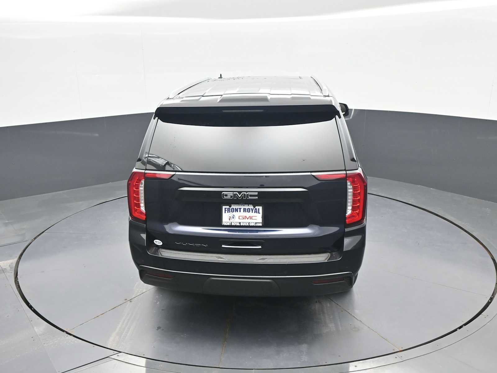 Used 2024 GMC Yukon XL SLT w/ SLT Luxury Package AWD/4WD image 43