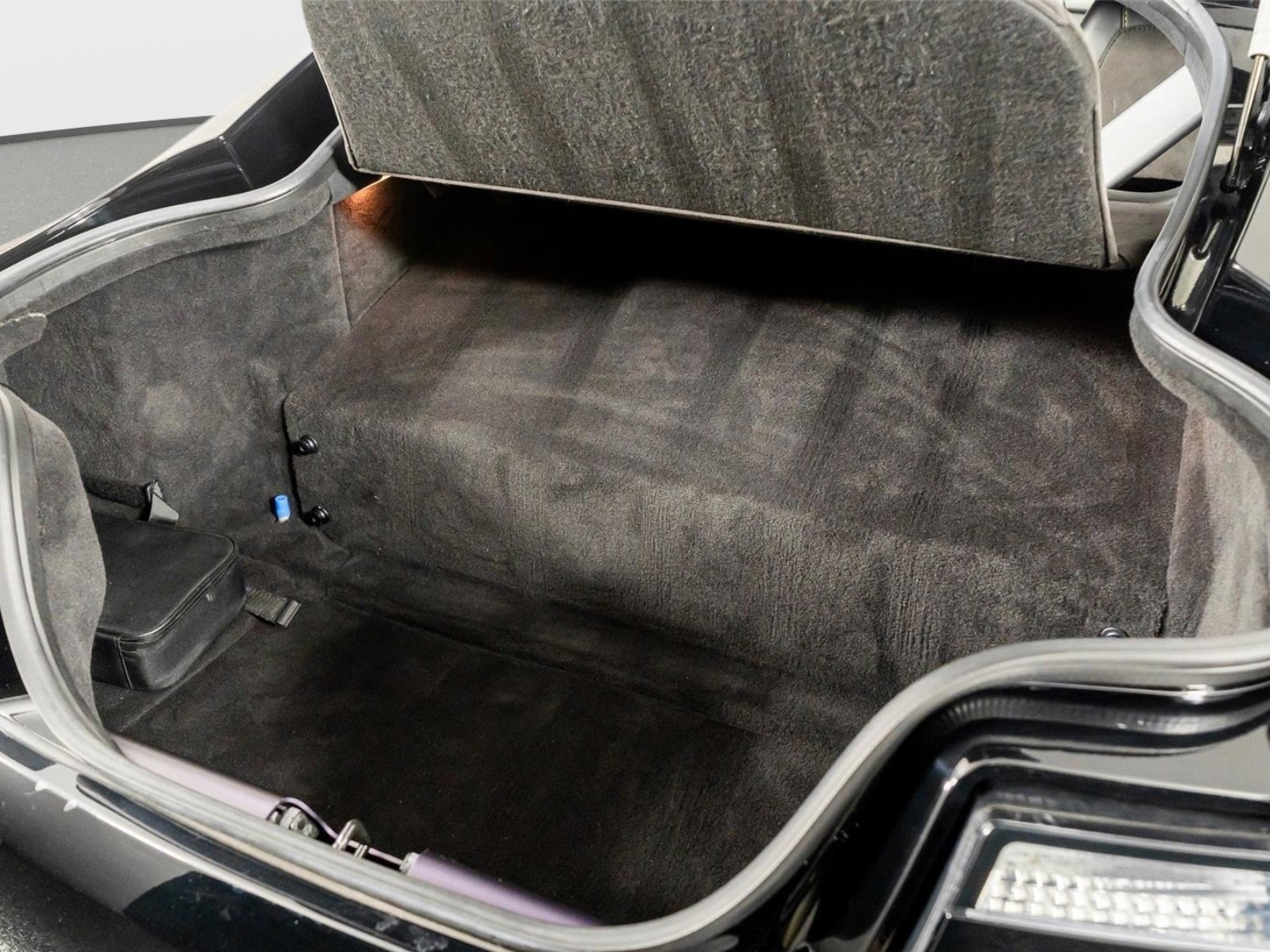 Used 2015 Aston Martin V8 Vantage GT image 44