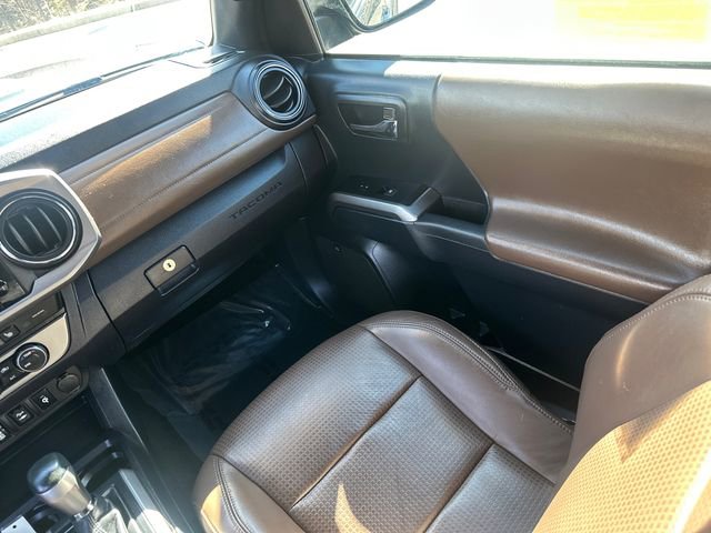 Used 2019 Toyota Tacoma Limited image 22