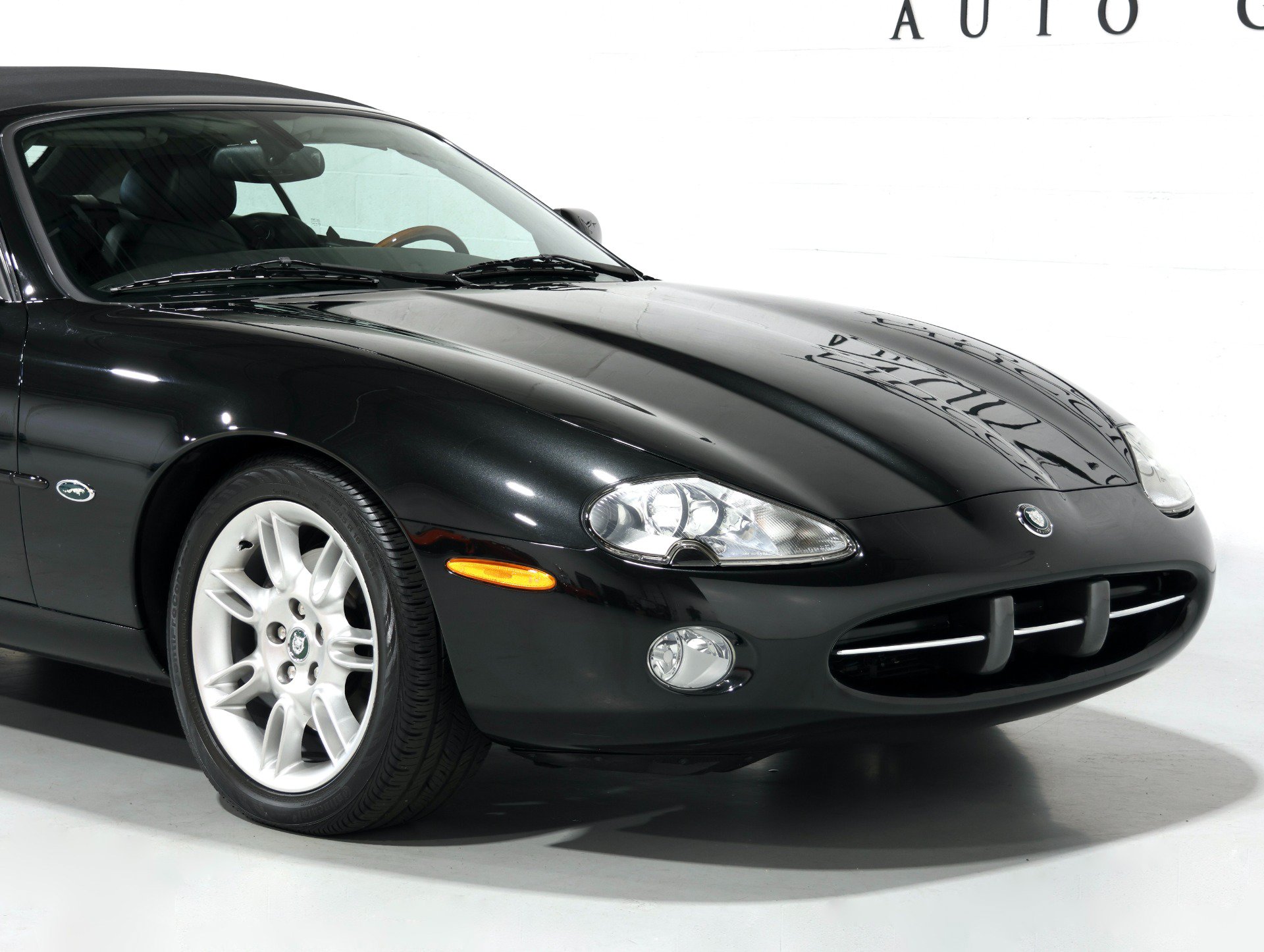 Used 2001 Jaguar XK8 Convertible RWD image 18
