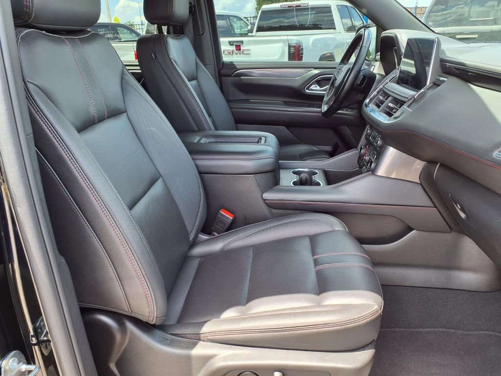 Used 2024 Chevrolet Suburban RST w/ Luxury Package AWD/4WD image 13