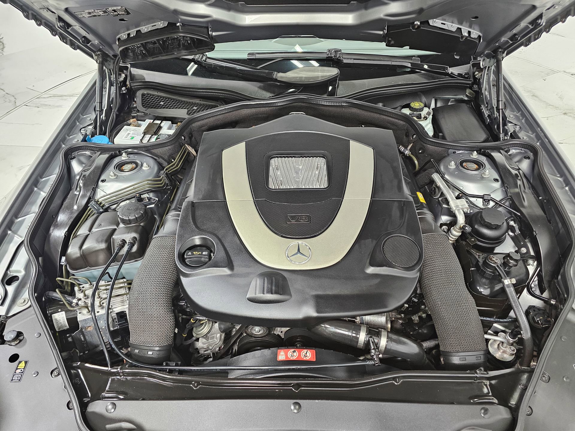 Used 2012 Mercedes-Benz SL 550 image 4