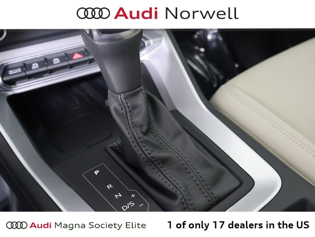 Used 2025 Audi Q3 2.0T Premium w/ Convenience Package image 3